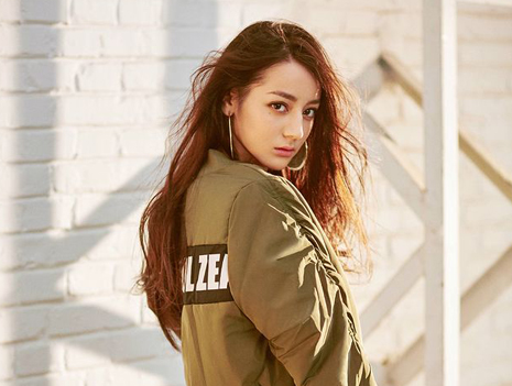 奇葩土豪高調“求婚”迪麗熱巴超過1000天,只是單純愛慕還是炒作 奇葩土豪高調“求婚”迪麗熱巴超過1000天,只是單純愛慕還是炒作