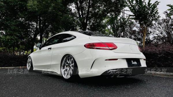 把女朋友的賓士C Coupe拿來玩改裝 給她一次讓別人羨慕的機會