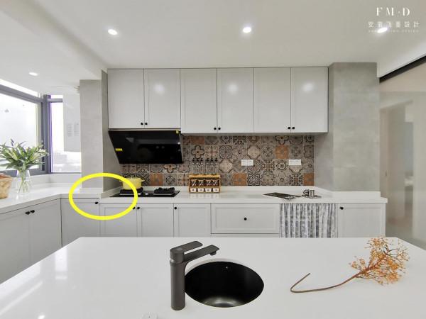 “高低臺”櫥櫃也在升級，10公分高低差還能塞個抽屜，實用性翻倍