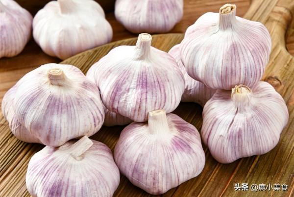 沒想到！原來蒜苗、蒜薹、蒜黃都是“蒜頭”的產物，這回漲知識了