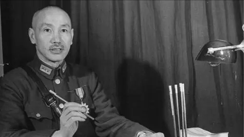 1952年，看完志願軍上甘嶺捷報後，蔣介石震驚之餘給出15字評價