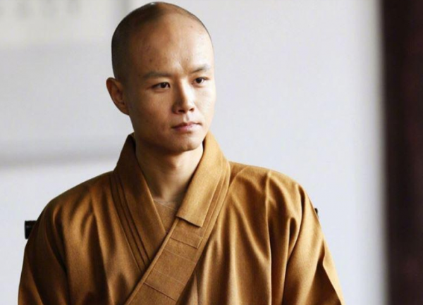 樂嘉是如何走上巔峰，又如何原地爆炸的？