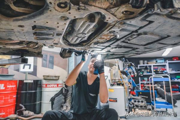 「奇怪の風」修復一臺行駛異響漏風的豐田皇冠，守護經典再次動人