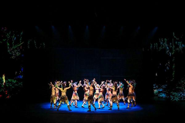 暑假，帶娃來桂林千古情放肆撒野，看精彩演出，重返侏羅紀