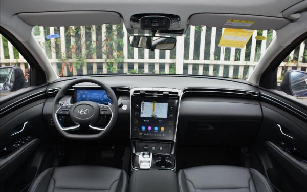 第五代途勝L玩大了,軸距有2.7米,配十佳引擎,頂配不到21萬 第五代途勝L玩大了,軸距有2.7米,配十佳引擎,頂配不到21萬