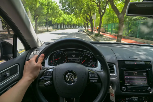 3.0T+8AT+四驅的二手大眾途銳,23.68萬唾手可得 3.0T+8AT+四驅的二手大眾途銳,23.68萬唾手可得