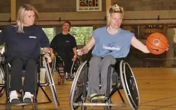 拿到世界冠軍之後，她不願忍受絕症的折磨，在40歲選擇安樂死