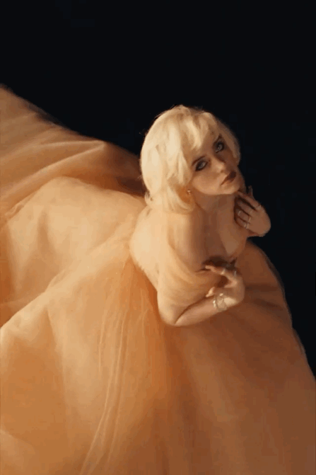 有些晚會,要在中午看,因為早晚會被雷s 有些晚會,要在中午看,因為早晚會被雷s