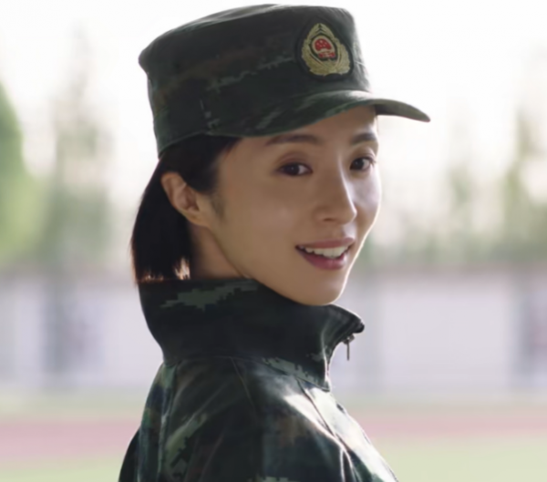 又一部軍旅劇開播，劇情還可以，但有點瑪麗蘇，演員妝容太過精緻