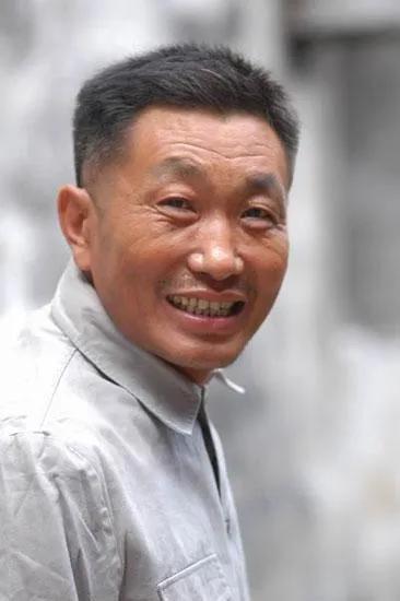 老戲骨杜源:4歲認識愛妻,結婚39年零緋聞,女兒成了最大驕傲 老戲骨杜源:4歲認識愛妻,結婚39年零緋聞,女兒成了最大驕傲