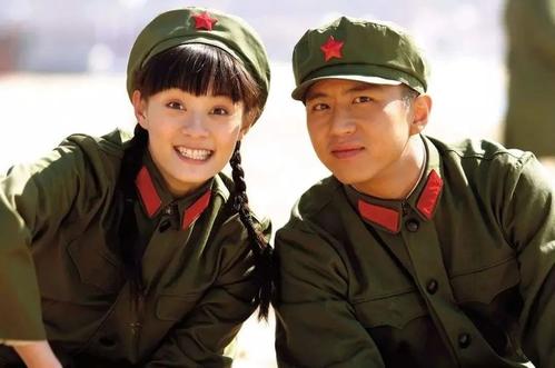 娛樂圈又出了“閨蜜相”，不是姐妹神似姐妹，讓人傻傻分不清