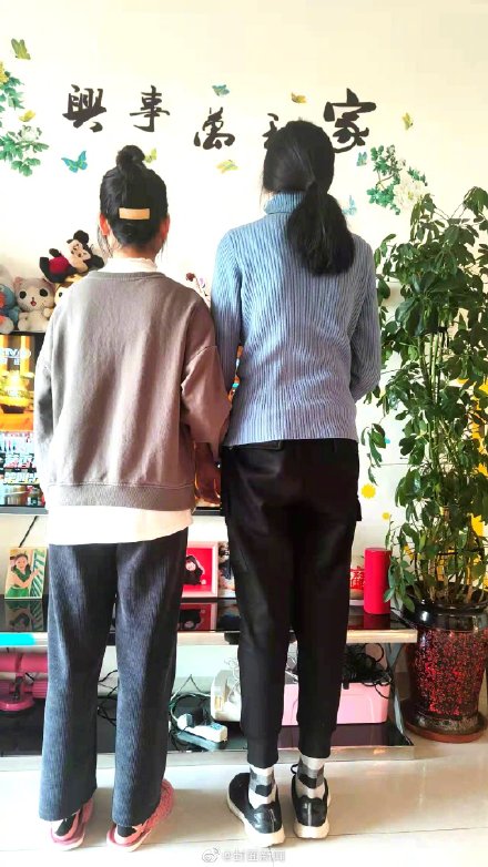 13歲女孩身高1米82急哭媽媽：女兒呀，你慢些長