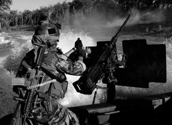 世紀名槍美國勃朗寧M2HB重機槍，上能對空，下能對地