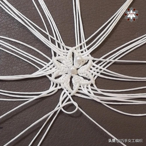 用繩子就能編出漂亮的雪花，超詳細的教程，一步一步教你編