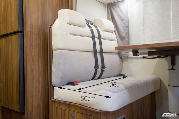 宇通新品，少見的佈局！適合三口家庭假期出遊的單拓展房車