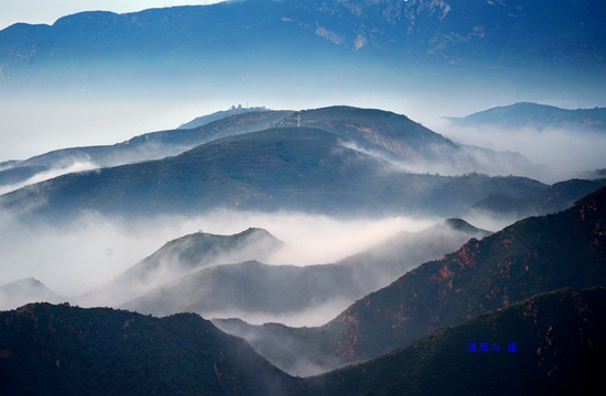 伏羲山雲濤奔湧如仙境