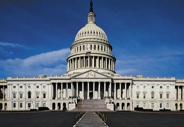 東西夾擊！美國在地中海大搞&OpenCurlyDoubleQuote;航母演習&rdquo;，潛艇又闖進俄東部領海