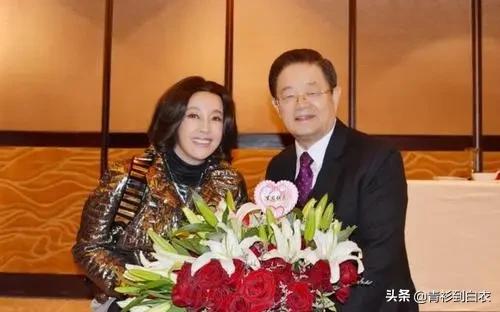 80年代的“五朵金花”,三人離婚再嫁幸福至今,兩人單身30餘年 80年代的“五朵金花”,三人離婚再嫁幸福至今,兩人單身30餘年