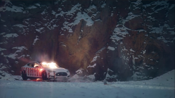 特斯拉車主不滿維修費高達2萬歐元 綁上炸藥將車炸燬 特斯拉車主不滿維修費高達2萬歐元 綁上炸藥將車炸燬