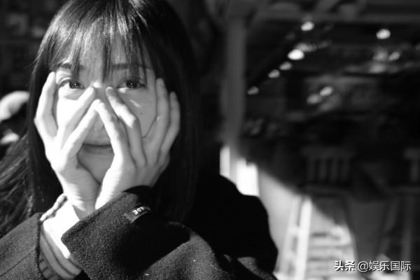 沈月曬美照 甜笑展現日系少女氣息