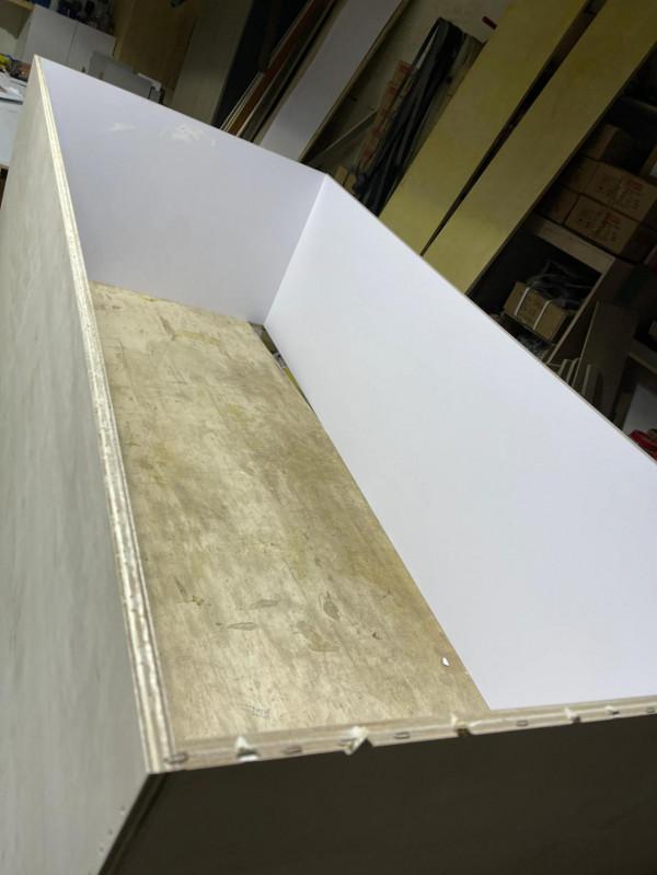 傻子木工學徒一天一驚喜 傻子木工學徒一天一驚喜