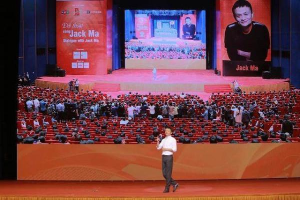 五年前，與馬雲對話的越南大學校花，後來怎樣了？