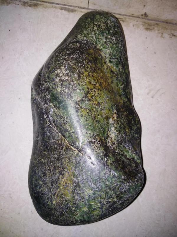 有人說,這是祁連墨玉 有人說,這是祁連墨玉