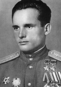 他可能是蘇聯最傳奇的王牌飛行員，二戰擊斃了18名德國將軍