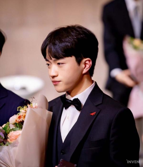 Faker獲我獨自滿級獎;Chovy:新賽季很想擊敗T1 Faker獲我獨自滿級獎;Chovy:新賽季很想擊敗T1