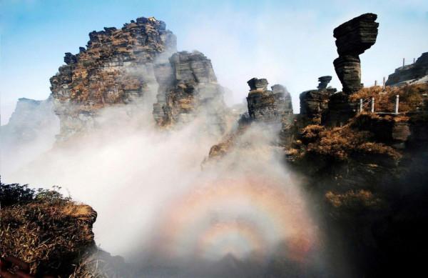 梵淨風雲，在貴州天空之城，連秋天也成了紅色