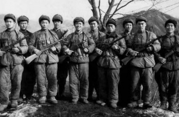 上甘嶺戰士:能否用敵屍?連隊:可以,很快壘起長60米高1米戰壕 上甘嶺戰士:能否用敵屍?連隊:可以,很快壘起長60米高1米戰壕