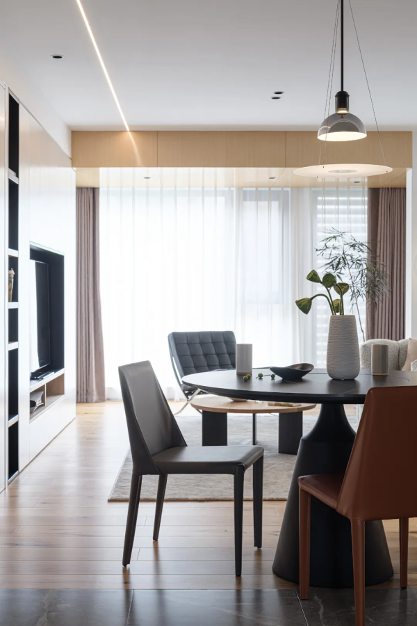 140㎡現代簡約風格新房裝修，臥室衣帽間愛了