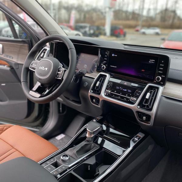 換裝全新車標！新款起亞索蘭託海外實拍，造型氣派，新增插混系統