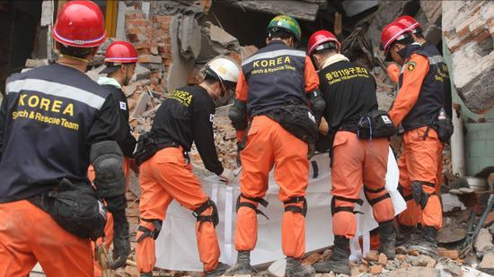 1963年韓國發現中文石碑，記載了韓國的恥辱，歌頌了皇太極的恩德