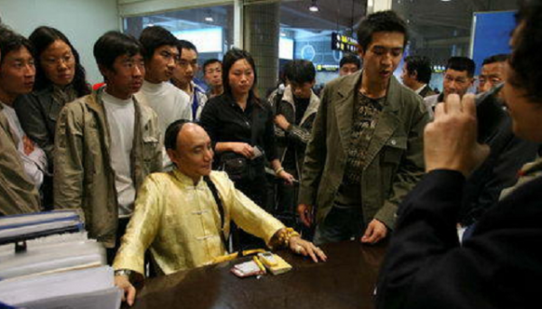 男子自稱皇室後代，向國家索要故宮文物，史學家：多爾袞並無兒子