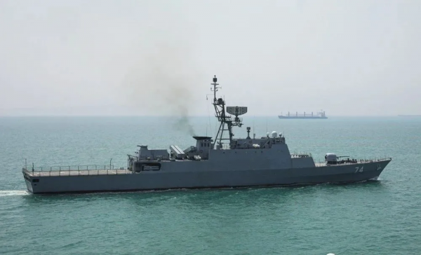 英雄編隊回國!伊朗舉行儀式歡迎完成4.5萬公里航程的75號編隊 英雄編隊回國!伊朗舉行儀式歡迎完成4.5萬公里航程的75號編隊