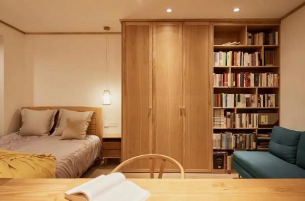 為培養孩子的閱讀習慣，她把130㎡的家裝修成“圖書館”，真明智