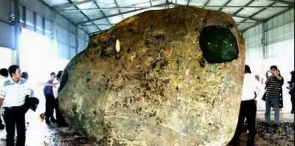 欠債2000萬賭石，雕出來的觀音，獲“吉尼斯紀錄”！5億都不賣