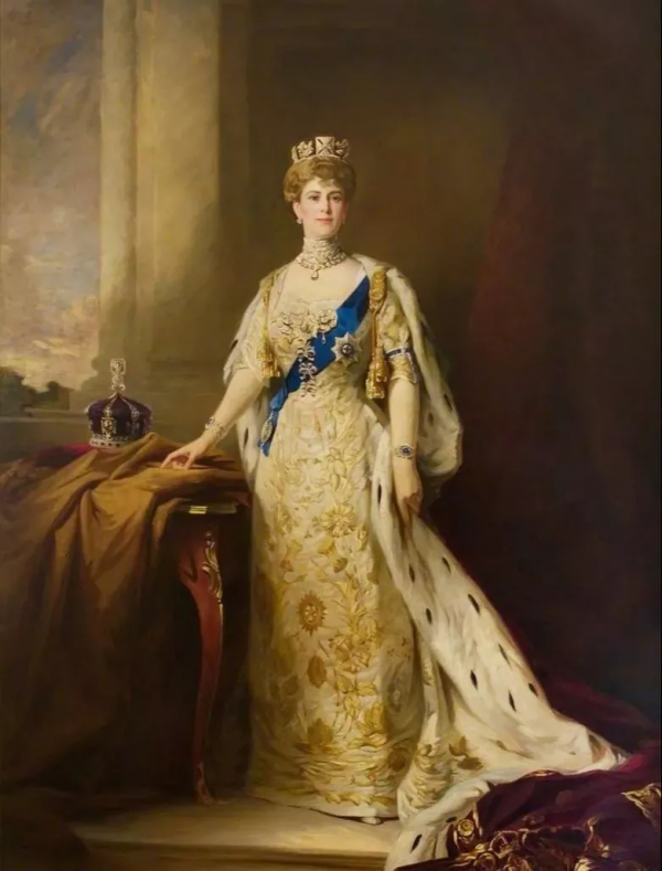 她未婚先寡，嫁給小叔子，從排擠到逆風翻盤，成為珠寶最多的女人