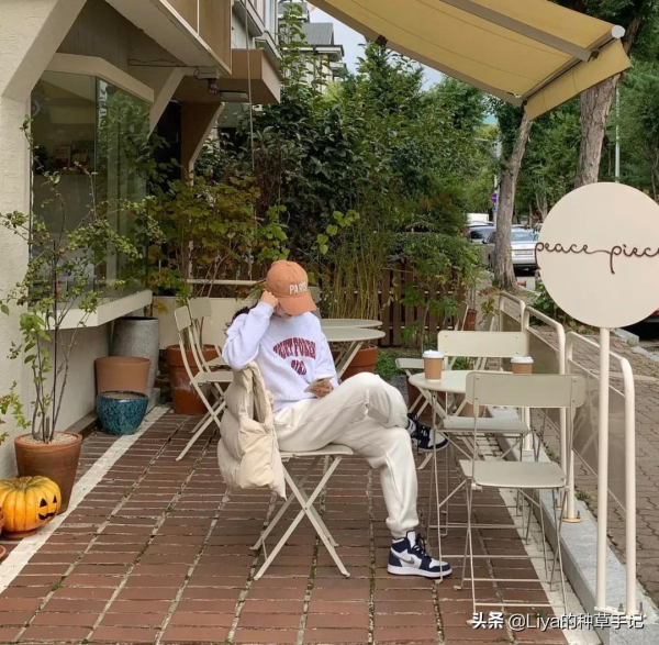 還在穿闊腿褲嗎?秋冬這4條褲子才流行 還在穿闊腿褲嗎?秋冬這4條褲子才流行