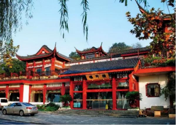 1957年周總理宴請外賓，丸子中吃出了一片金屬，後廚緊急開會研究