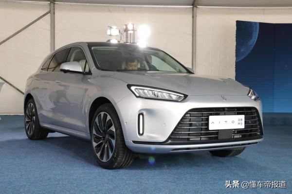 新車｜螢幕解析度堪比iPad 操作流暢顯示細膩！體驗問界M5智慧座艙