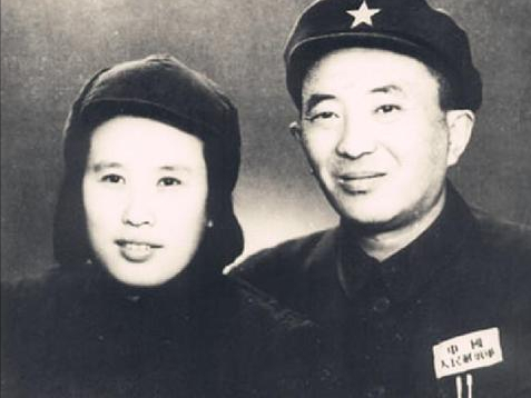 這位女上校至今99歲,丈夫是開國大將,卻不喜歡被稱為夫人 這位女上校至今99歲,丈夫是開國大將,卻不喜歡被稱為夫人