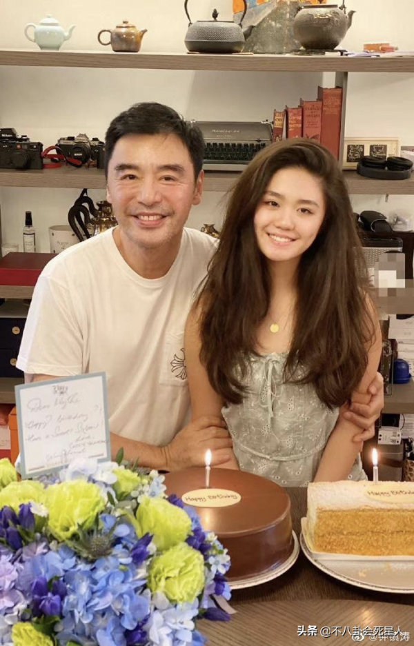 媽媽貌美如花，卻長得像爸的10位星二代，成龍子女都是大鼻子