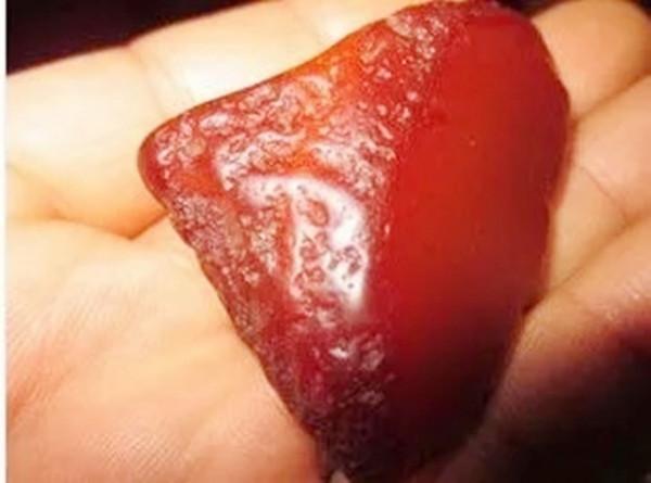 2003年，內蒙古出土一血紅棺材