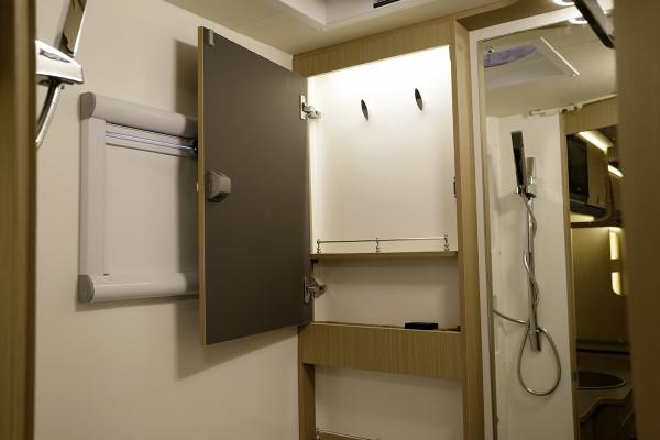 中美合資品牌，高階品質價格親民瑞弗V800E房車，為大廠品質點贊