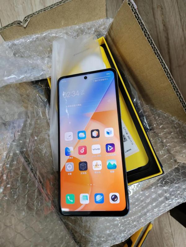 2000預算，手機續航要給力該怎麼選？