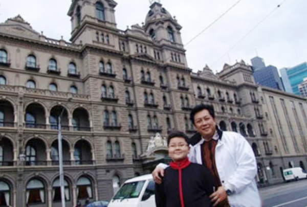 唐國強的女兒唐亮:生母悲情早逝,她在淚水中理解父親和繼母 唐國強的女兒唐亮:生母悲情早逝,她在淚水中理解父親和繼母