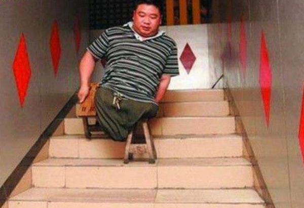 唐毅:7歲失去雙腿,21歲借300元創業,如今資產上億、娶妻生子 唐毅:7歲失去雙腿,21歲借300元創業,如今資產上億、娶妻生子