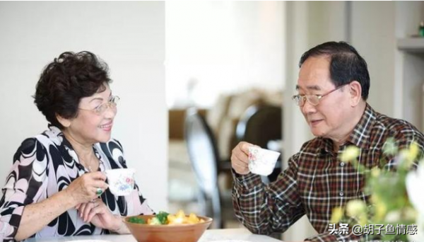 保姆表白僱主，72歲大爺果斷拒絕：做好自己的工作，不要越了界限